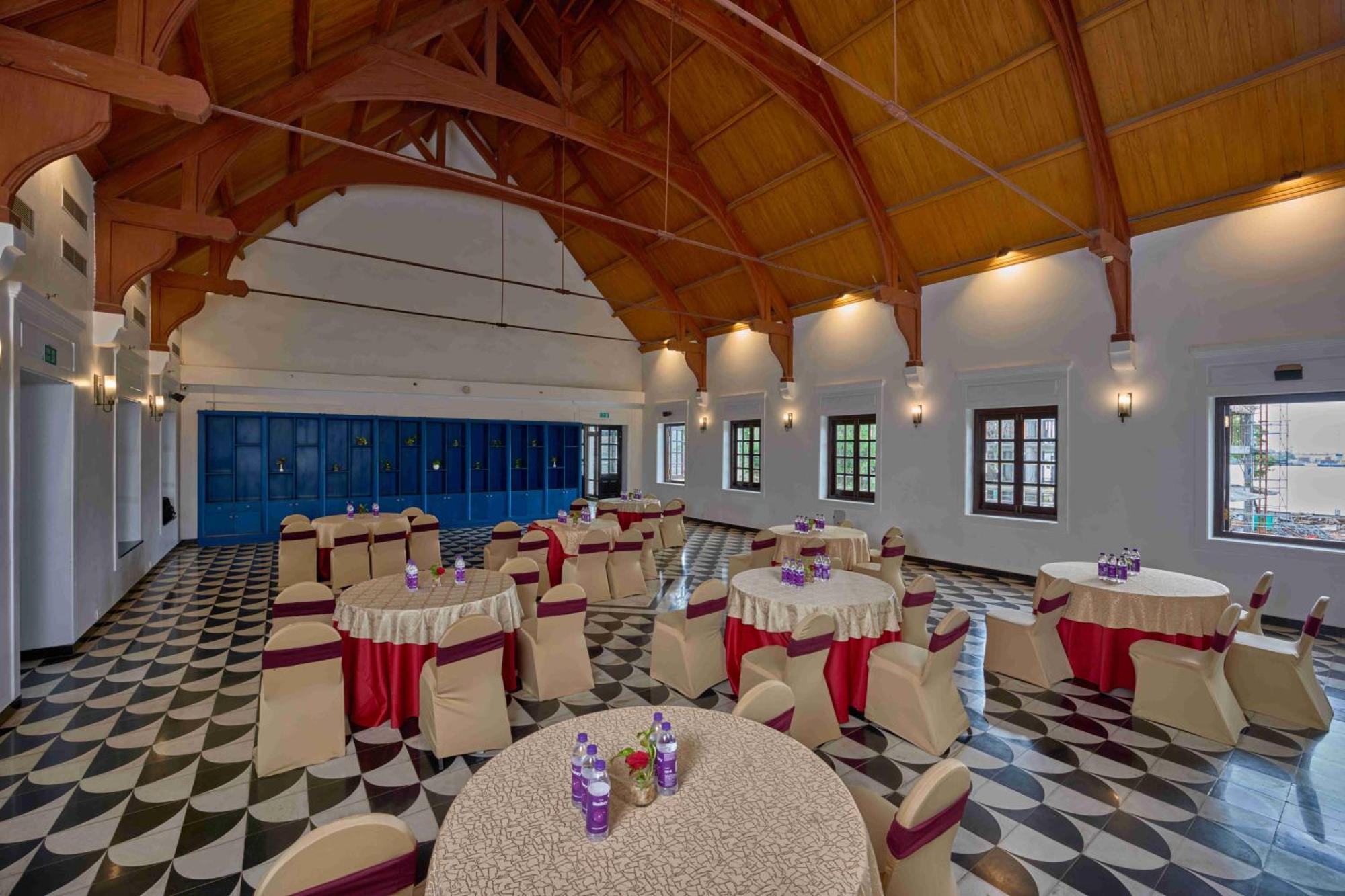 The Old Court House By Abad Hotel Fort Kochi Bagian luar foto