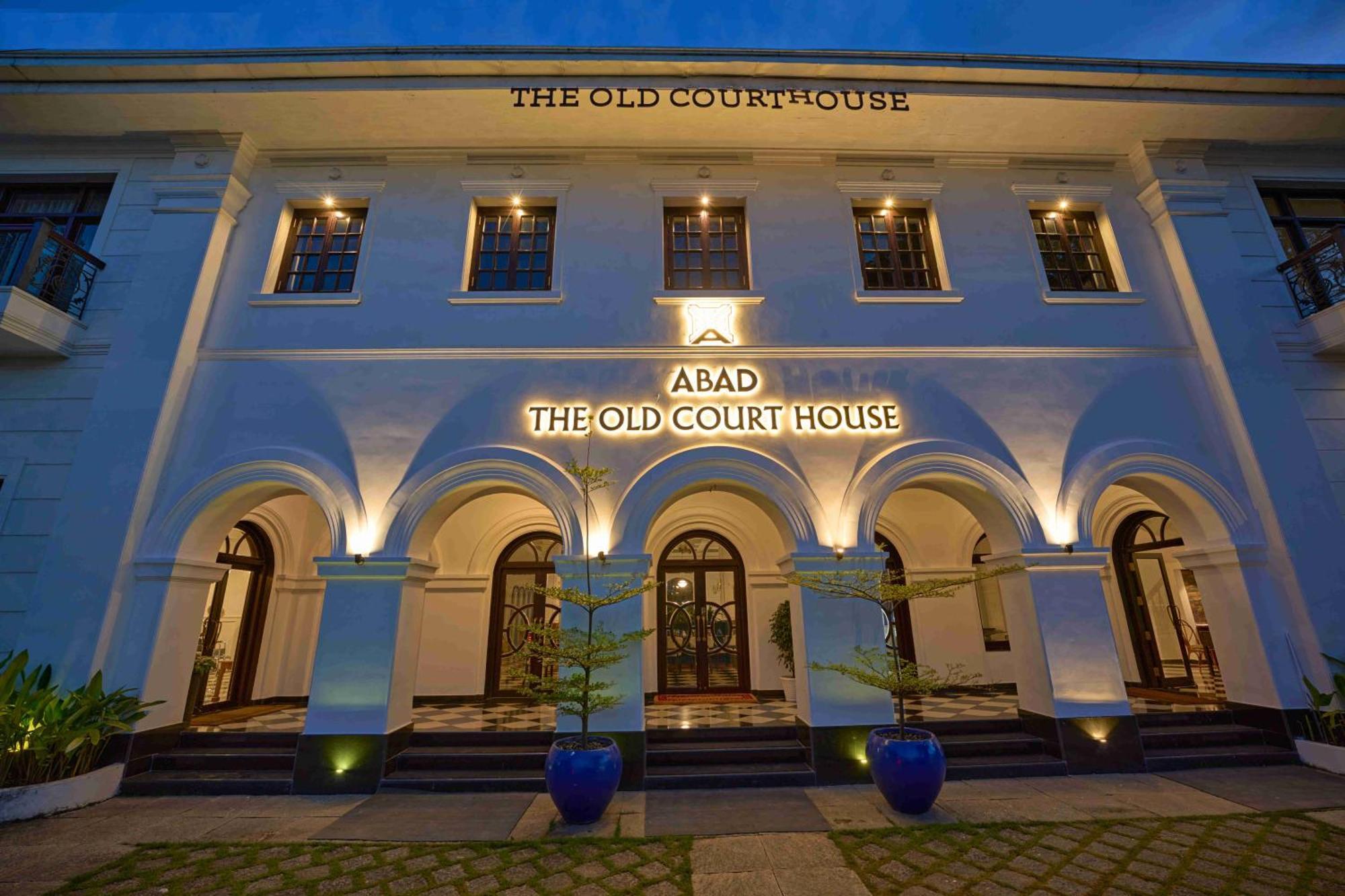 The Old Court House By Abad Hotel Fort Kochi Bagian luar foto