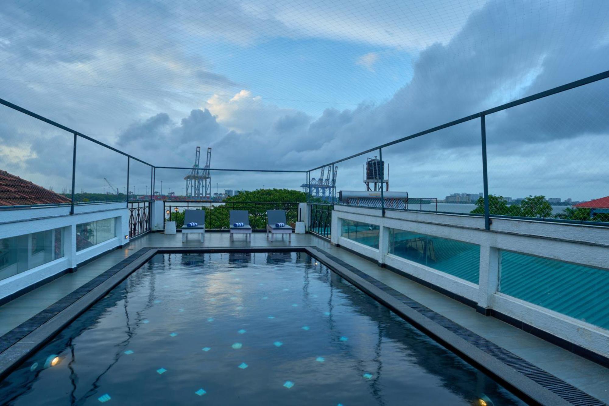 The Old Court House By Abad Hotel Fort Kochi Bagian luar foto